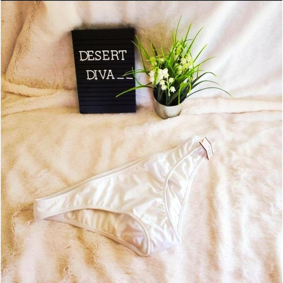 Victoria's Secret Womens Swim Suit Bottom White M Bikini Bottom  New - Picture 3 of 7